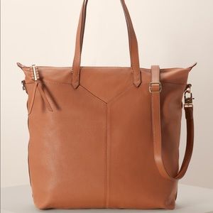 Stella & Dot Kensington Covet Saddle Tote